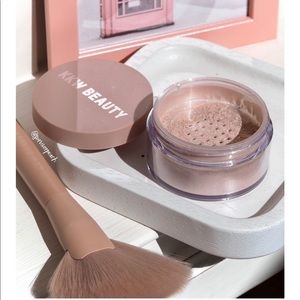KKW Beauty Loose Shimmer Powder for Face & Body in Pearl